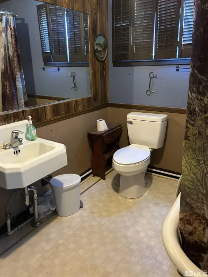 13200 Carson, Fallon, Nevada 89406, 8 Bedrooms Bedrooms, ,5 BathroomsBathrooms,Residential,Residential,Carson,240011432