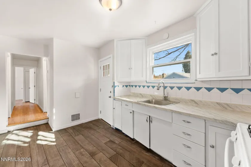 1224 F, Sparks, Nevada 89431, ,Residential Income,Residential,F,260001482