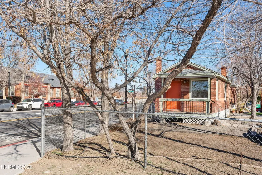 1224 F, Sparks, Nevada 89431, ,Residential Income,Residential,F,260001482