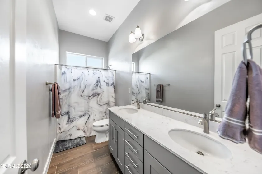 445 Horizon Ridge, Spanish Springs, Nevada 89441, 5 Bedrooms Bedrooms, ,3 BathroomsBathrooms,Residential,Residential,Horizon Ridge,260001489