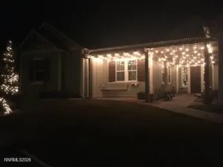 445 Horizon Ridge, Spanish Springs, Nevada 89441, 5 Bedrooms Bedrooms, ,3 BathroomsBathrooms,Residential,Residential,Horizon Ridge,260001489