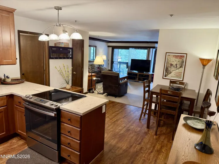 333 Ski, Incline Village, Nevada 89451, 2 Bedrooms Bedrooms, ,2 BathroomsBathrooms,Residential,Residential,Ski,260001508