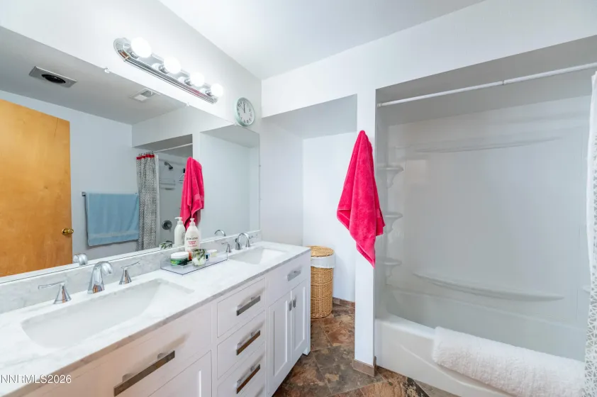 11960 Fir, Reno, Nevada 89506, 4 Bedrooms Bedrooms, ,3 BathroomsBathrooms,Residential,Residential,Fir,260001513