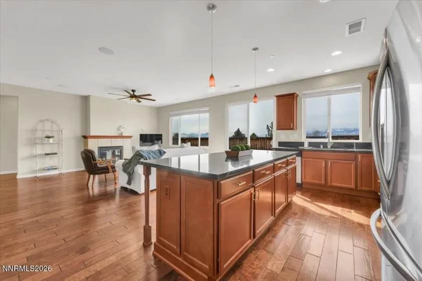 5345 Energystone, Sparks, Nevada 89436, 4 Bedrooms Bedrooms, ,3 BathroomsBathrooms,Residential,Residential,Energystone,260001518