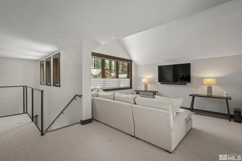 28 Beach Club, Stateline, Nevada 89449, ,4 BathroomsBathrooms,Residential,Residential,Beach Club,260001521