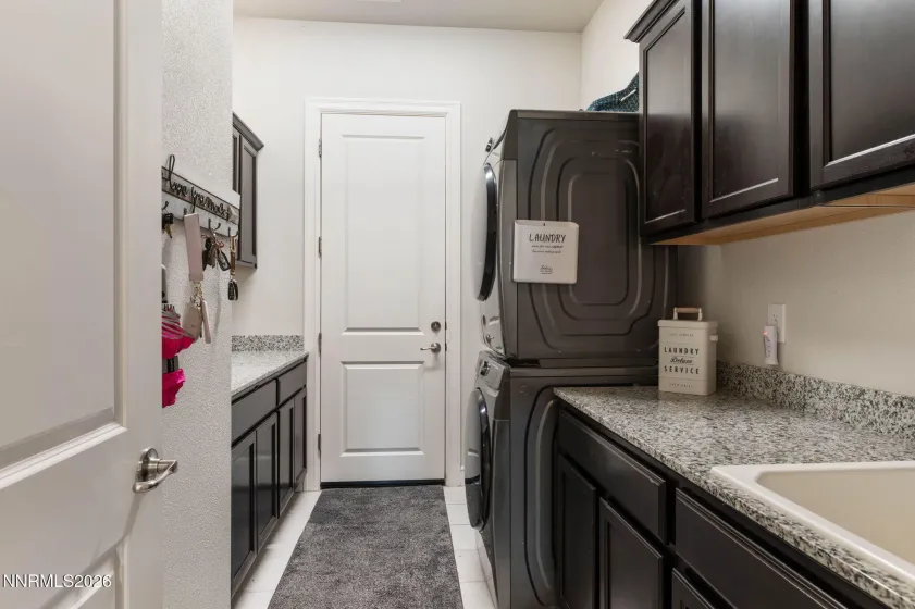 360 White Hawk, Fernley, Nevada 89408, 5 Bedrooms Bedrooms, ,4 BathroomsBathrooms,Residential,Residential,White Hawk,260001523