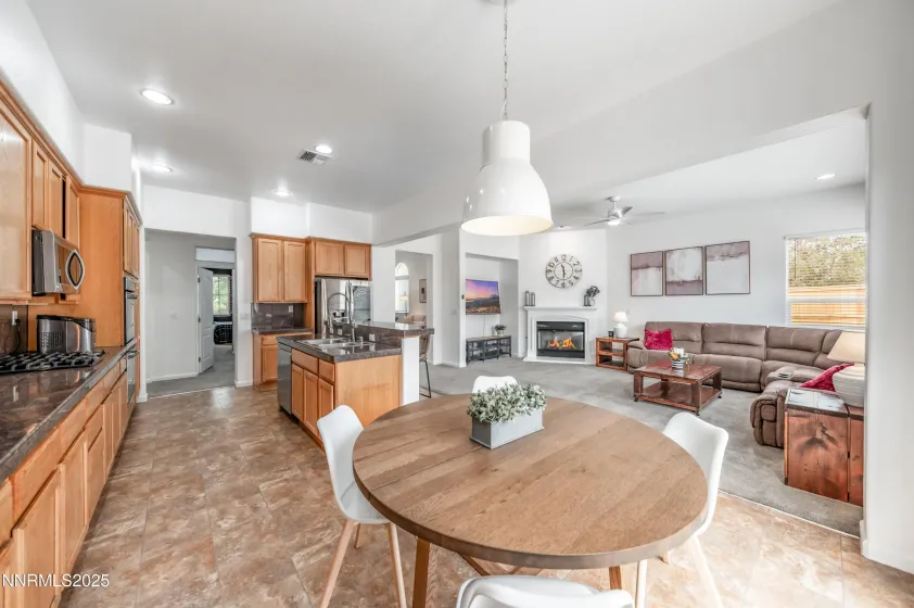 10700 Summer Glen, Reno, Nevada 89521, 3 Bedrooms Bedrooms, ,3 BathroomsBathrooms,Residential,Residential,Summer Glen,260001524