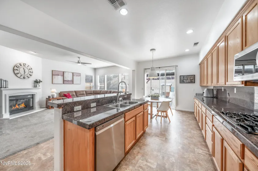 10700 Summer Glen, Reno, Nevada 89521, 3 Bedrooms Bedrooms, ,3 BathroomsBathrooms,Residential,Residential,Summer Glen,260001524