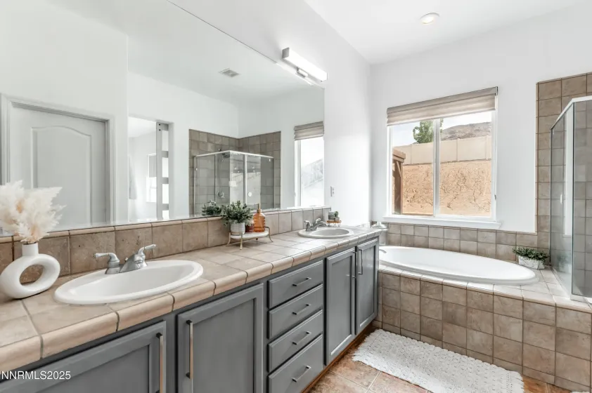 10700 Summer Glen, Reno, Nevada 89521, 3 Bedrooms Bedrooms, ,3 BathroomsBathrooms,Residential,Residential,Summer Glen,260001524