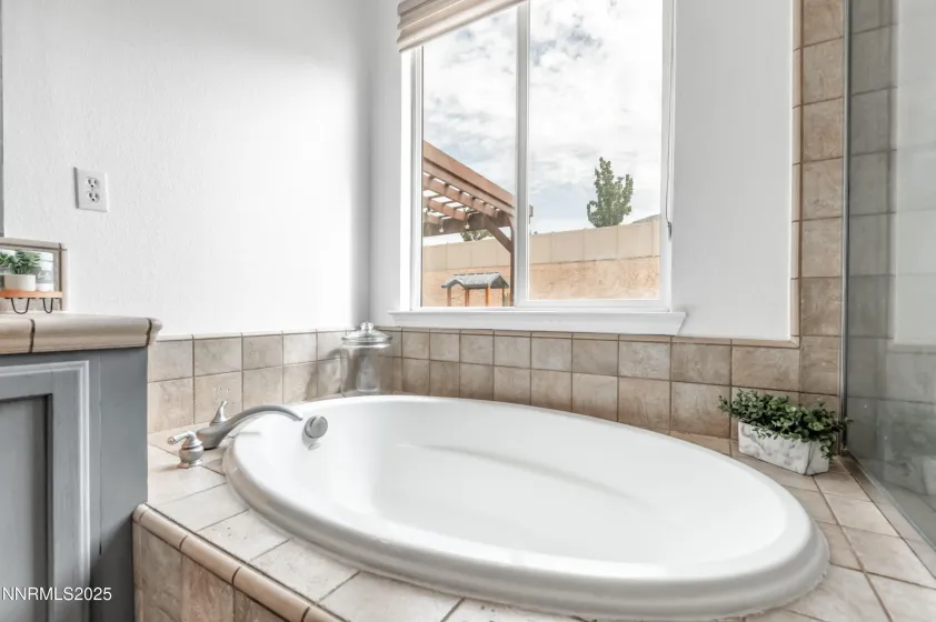 10700 Summer Glen, Reno, Nevada 89521, 3 Bedrooms Bedrooms, ,3 BathroomsBathrooms,Residential,Residential,Summer Glen,260001524