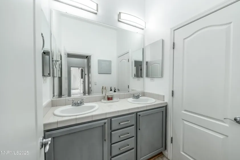 10700 Summer Glen, Reno, Nevada 89521, 3 Bedrooms Bedrooms, ,3 BathroomsBathrooms,Residential,Residential,Summer Glen,260001524