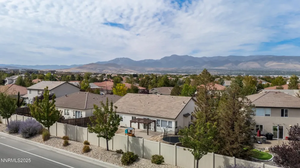 10700 Summer Glen, Reno, Nevada 89521, 3 Bedrooms Bedrooms, ,3 BathroomsBathrooms,Residential,Residential,Summer Glen,260001524