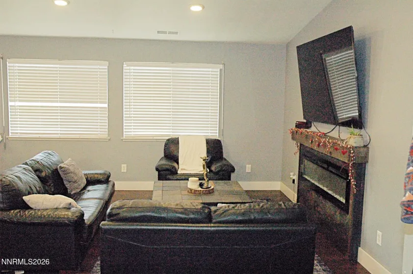 1341 Wales, Gardnerville, Nevada 89410, 3 Bedrooms Bedrooms, ,2 BathroomsBathrooms,Residential,Residential,Wales,260001528