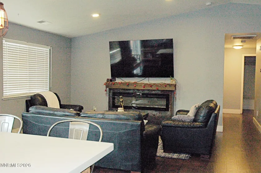 1341 Wales, Gardnerville, Nevada 89410, 3 Bedrooms Bedrooms, ,2 BathroomsBathrooms,Residential,Residential,Wales,260001528