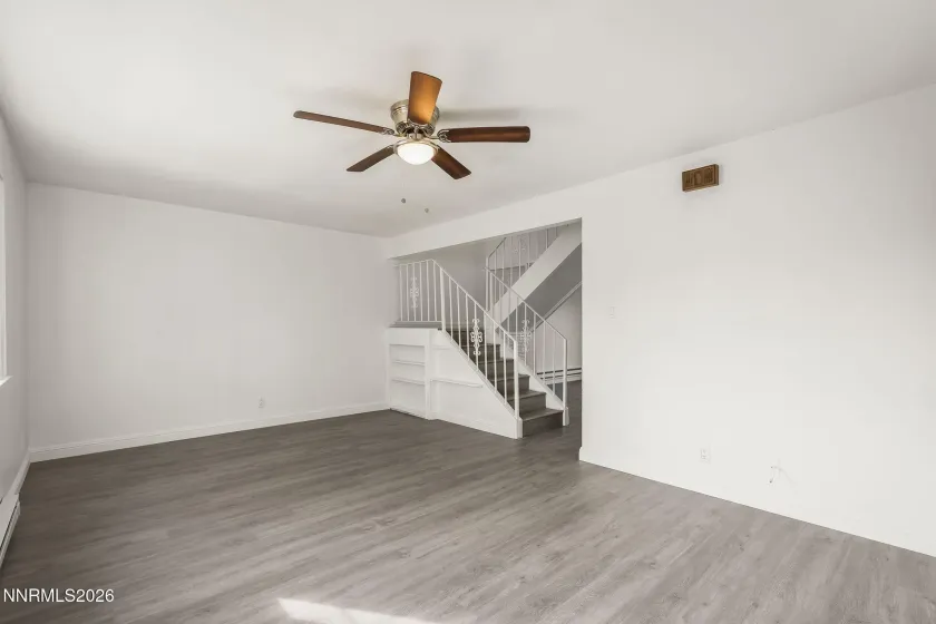 483 Beacon Hill, Sparks, Nevada 89431, 3 Bedrooms Bedrooms, ,2 BathroomsBathrooms,Residential,Residential,Beacon Hill,260001534