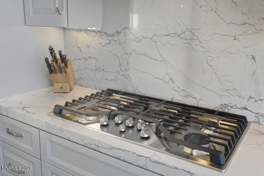 2556 Edgerock, Reno, Nevada 89519, 3 Bedrooms Bedrooms, ,3 BathroomsBathrooms,Residential,Residential,Edgerock,260001553