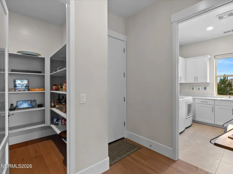 5452 Salmon River, Reno, Nevada 89511, 4 Bedrooms Bedrooms, ,4 BathroomsBathrooms,Residential,Residential,Salmon River,260001555