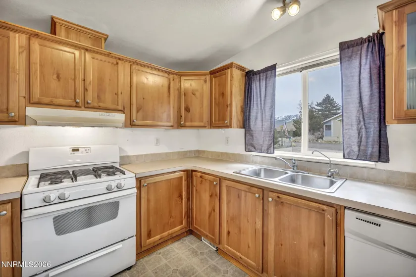 108952 US-395, Coleville, California 96107, 2 Bedrooms Bedrooms, ,2 BathroomsBathrooms,Residential,Residential,US-395,260001565