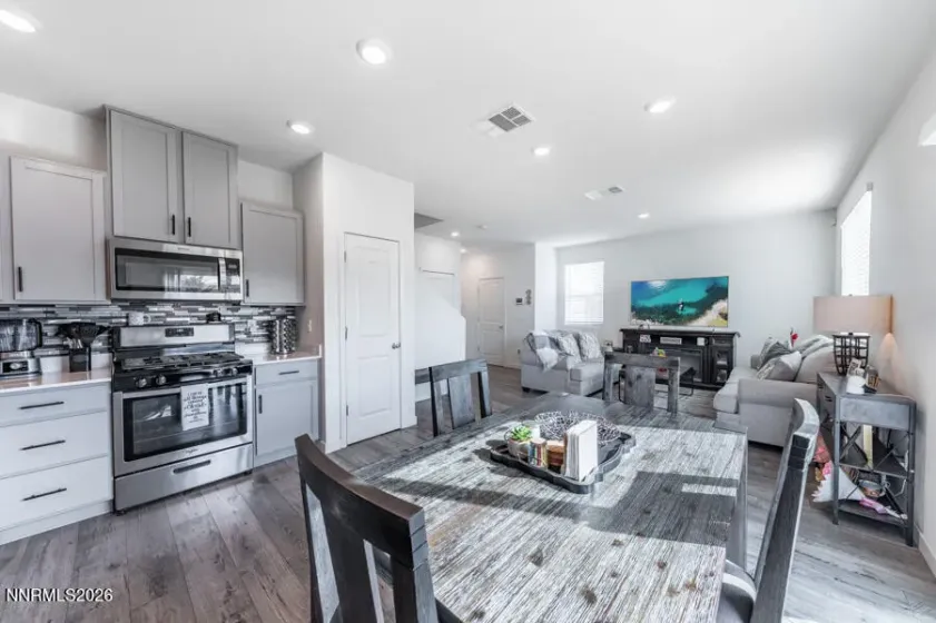 8830 Wolf Moon, Reno, Nevada 89506, 3 Bedrooms Bedrooms, ,3 BathroomsBathrooms,Residential,Residential,Wolf Moon,260001566