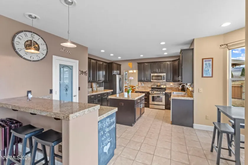 2773 Decoy, Sparks, Nevada 89436, 5 Bedrooms Bedrooms, ,3 BathroomsBathrooms,Residential,Residential,Decoy,260001567