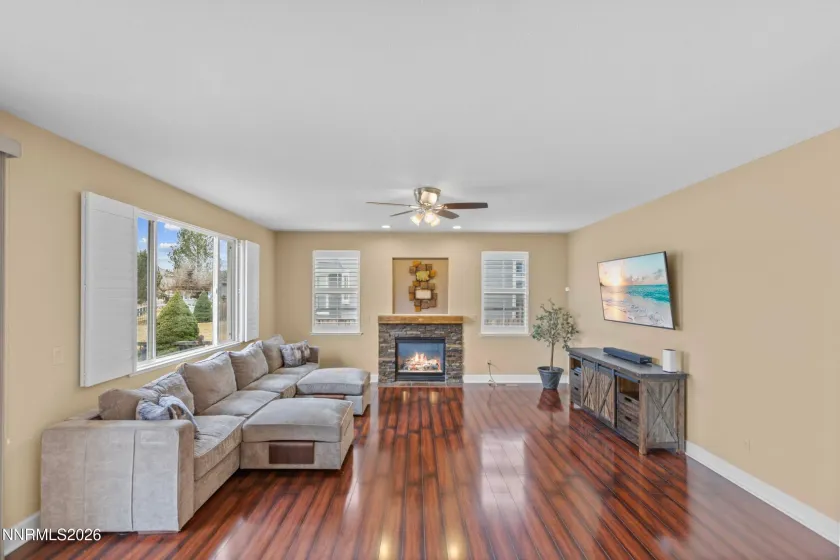 2773 Decoy, Sparks, Nevada 89436, 5 Bedrooms Bedrooms, ,3 BathroomsBathrooms,Residential,Residential,Decoy,260001567