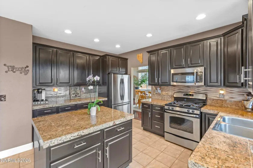 2773 Decoy, Sparks, Nevada 89436, 5 Bedrooms Bedrooms, ,3 BathroomsBathrooms,Residential,Residential,Decoy,260001567