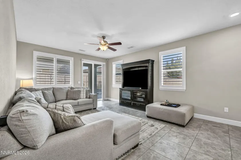 10145 Toltec, Reno, Nevada 89521, 3 Bedrooms Bedrooms, ,2 BathroomsBathrooms,Residential,Residential,Toltec,260001571