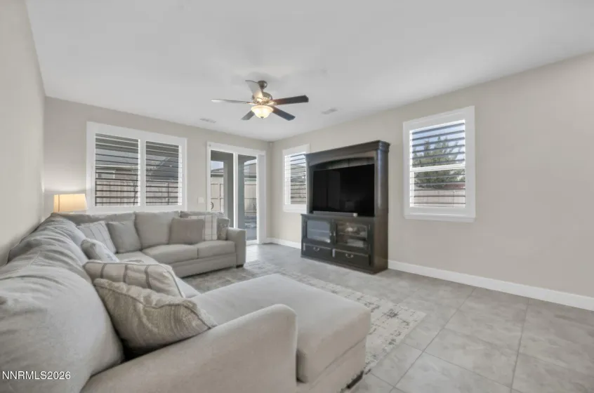 10145 Toltec, Reno, Nevada 89521, 3 Bedrooms Bedrooms, ,2 BathroomsBathrooms,Residential,Residential,Toltec,260001571