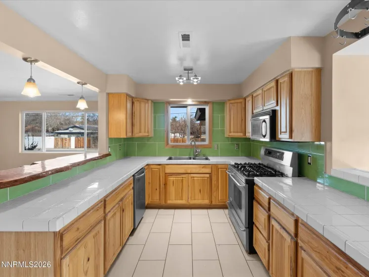 91 York, Sparks, Nevada 89431, 2 Bedrooms Bedrooms, ,2 BathroomsBathrooms,Residential,Residential,York,260001573