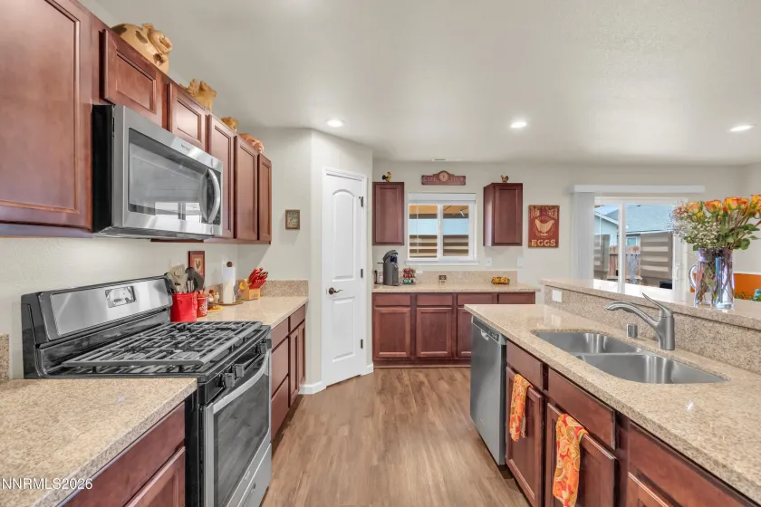 2552 Ladera Dr Kitchen