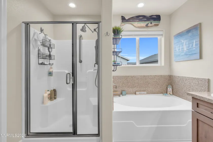 2552 Ladera Dr Primary Bathroom