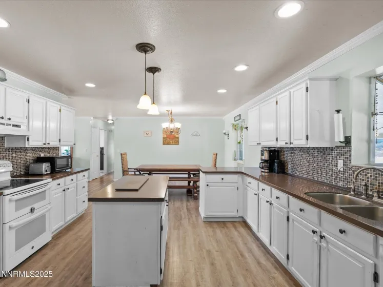 2830 Country Club, Fallon, Nevada 89406, 3 Bedrooms Bedrooms, ,2 BathroomsBathrooms,Residential,Residential,Country Club,250057663