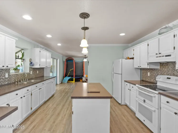 2830 Country Club, Fallon, Nevada 89406, 3 Bedrooms Bedrooms, ,2 BathroomsBathrooms,Residential,Residential,Country Club,250057663