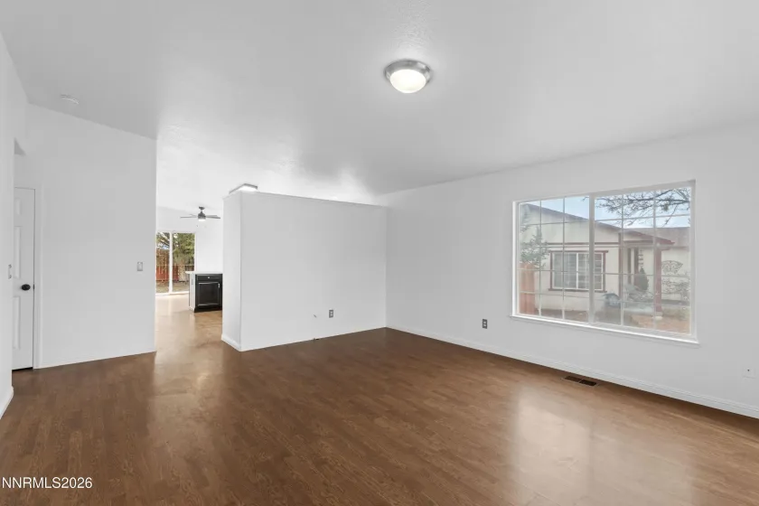 706 Strauss, Sun Valley, Nevada 89433, 4 Bedrooms Bedrooms, ,2 BathroomsBathrooms,Residential,Residential,Strauss,260001586