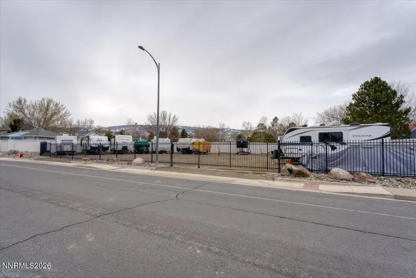 7555 Lighthouse, Reno, Nevada 89511, 3 Bedrooms Bedrooms, ,2 BathroomsBathrooms,Residential,Residential,Lighthouse,260001591