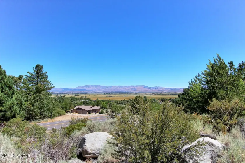 1272 Kingsbury Grade, Gardnerville, Nevada 89460, 3 Bedrooms Bedrooms, ,3 BathroomsBathrooms,Residential,Residential,Kingsbury Grade,250053455