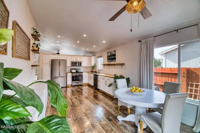 17670 Yearling, Reno, Nevada 89508, 3 Bedrooms Bedrooms, ,2 BathroomsBathrooms,Residential,Residential,Yearling,260001596