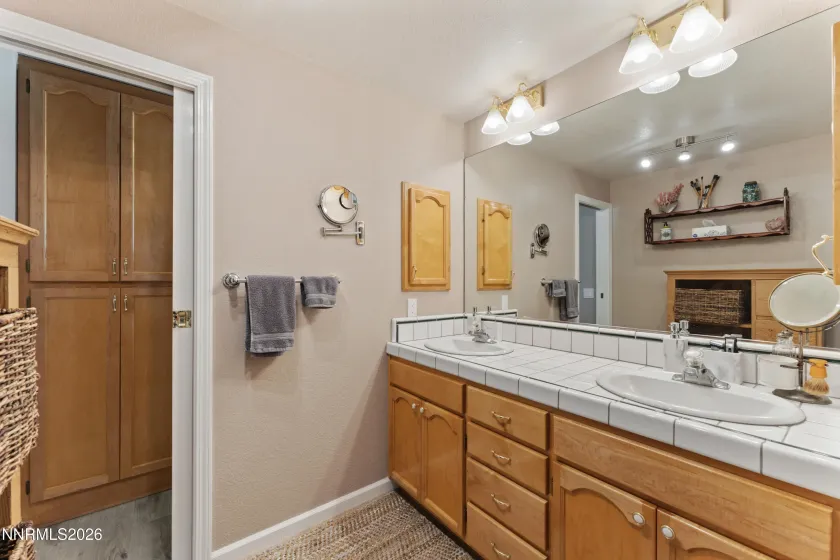 1406 Topaz, Gardnerville, Nevada 89460, 3 Bedrooms Bedrooms, ,2 BathroomsBathrooms,Residential,Residential,Topaz,260001613