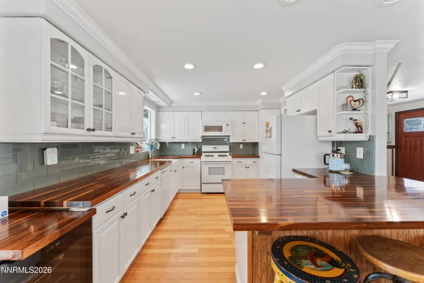 1406 Topaz, Gardnerville, Nevada 89460, 3 Bedrooms Bedrooms, ,2 BathroomsBathrooms,Residential,Residential,Topaz,260001613