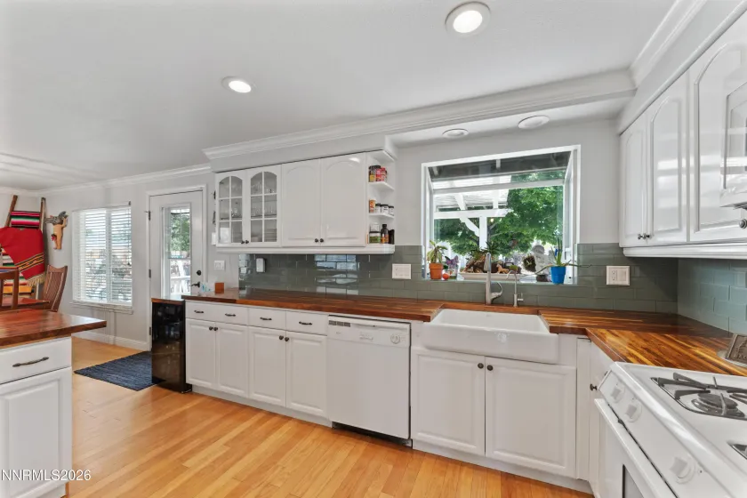 1406 Topaz, Gardnerville, Nevada 89460, 3 Bedrooms Bedrooms, ,2 BathroomsBathrooms,Residential,Residential,Topaz,260001613