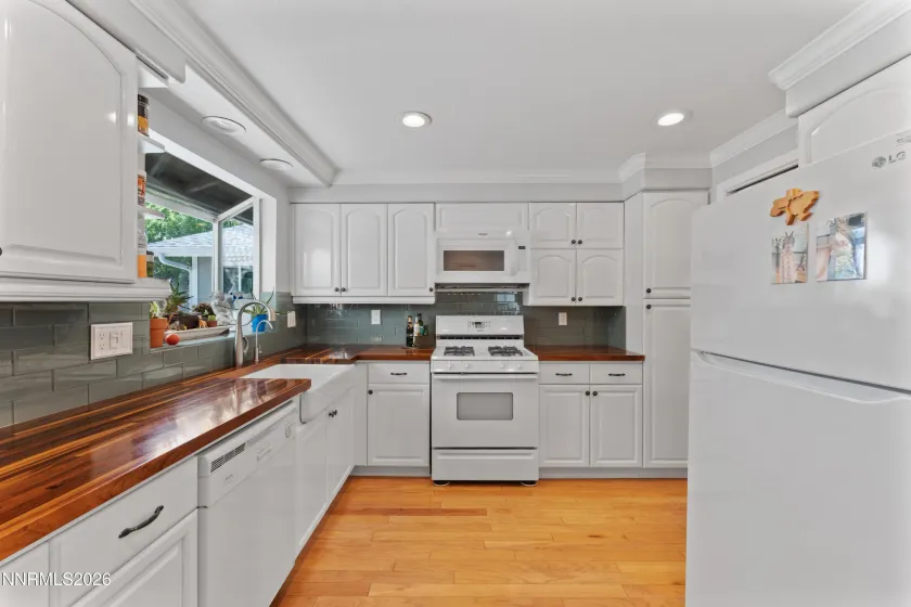 1406 Topaz, Gardnerville, Nevada 89460, 3 Bedrooms Bedrooms, ,2 BathroomsBathrooms,Residential,Residential,Topaz,260001613