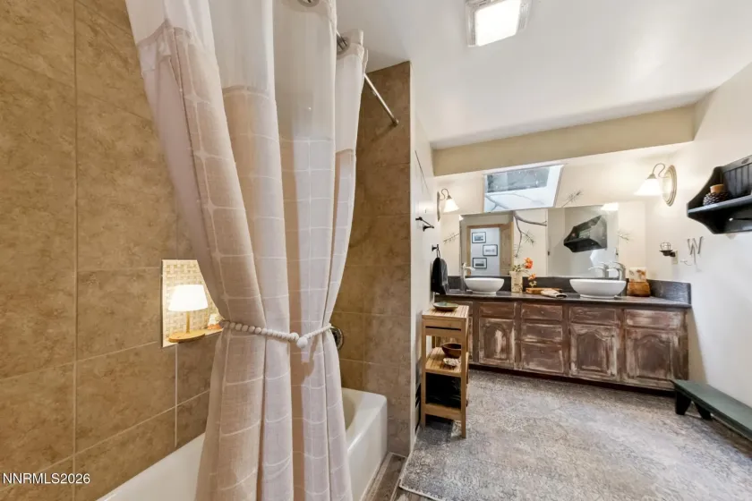 567 Bronco, Incline Village, Nevada 89451, 3 Bedrooms Bedrooms, ,2 BathroomsBathrooms,Residential,Residential,Bronco,260001625