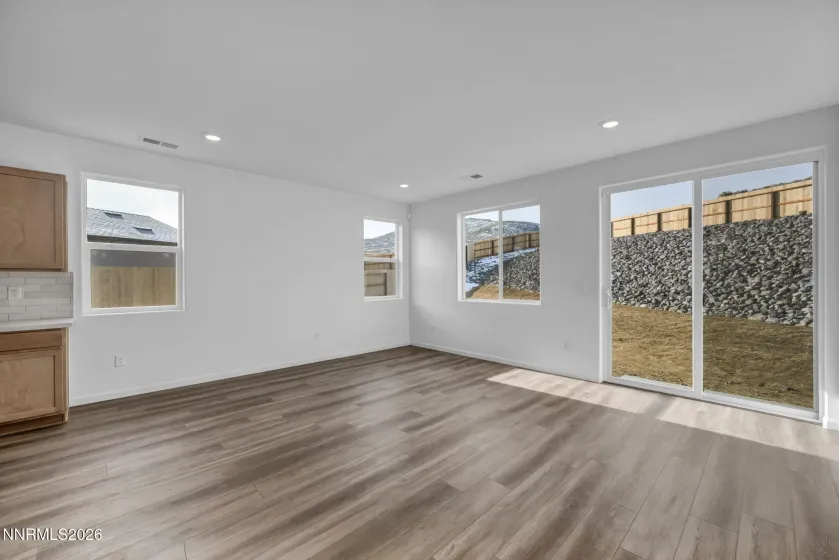 690 Patrician, Reno, Nevada 89506, 4 Bedrooms Bedrooms, ,3 BathroomsBathrooms,Residential,Residential,Patrician,250057787