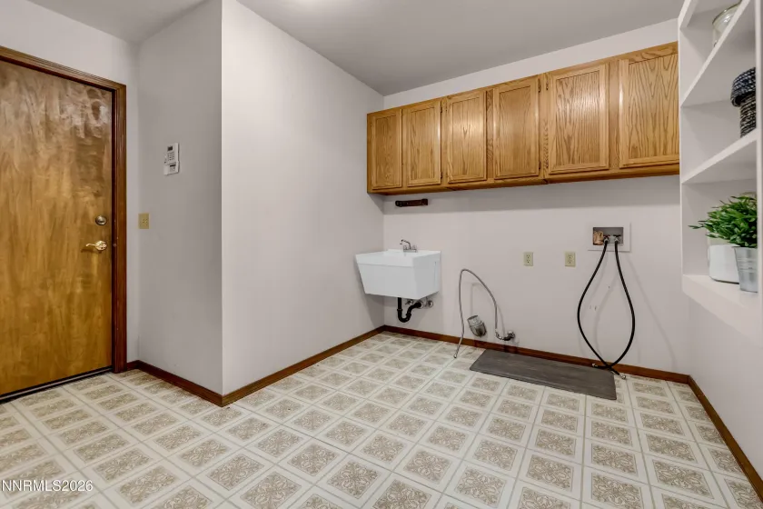 4055 Plateau, Reno, Nevada 89519, 3 Bedrooms Bedrooms, ,3 BathroomsBathrooms,Residential,Residential,Plateau,260001642