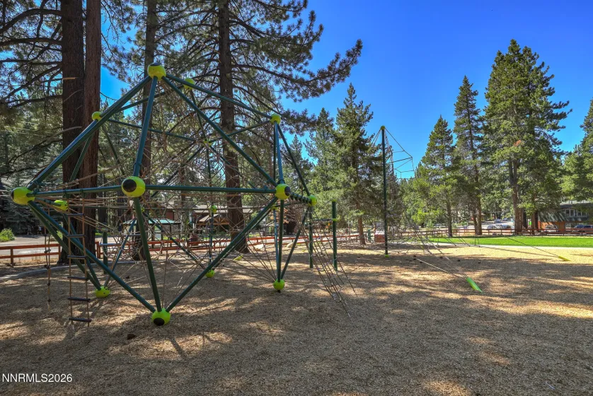 1181 Ski Run, South Lake Tahoe, California 96150, ,Residential Income,Residential,Ski Run,260001644