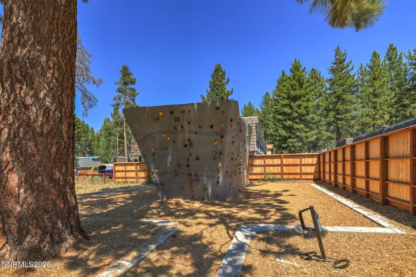 1181 Ski Run, South Lake Tahoe, California 96150, ,Residential Income,Residential,Ski Run,260001644