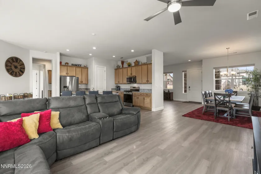 900 Cranfield, Reno, Nevada 89506, 4 Bedrooms Bedrooms, ,2 BathroomsBathrooms,Residential,Residential,Cranfield,260001648