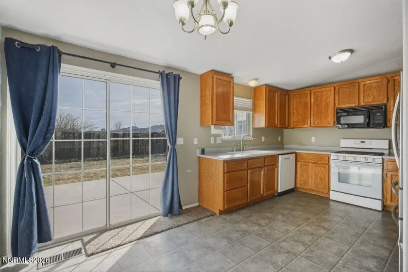 912 Nicole, Dayton, Nevada 89403, 3 Bedrooms Bedrooms, ,2 BathroomsBathrooms,Residential,Residential,Nicole,260001652