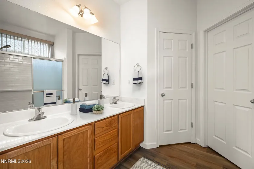 5400 Village Meadows, Sparks, Nevada 89436, 2 Bedrooms Bedrooms, ,2 BathroomsBathrooms,Residential,Residential,Village Meadows,260001657