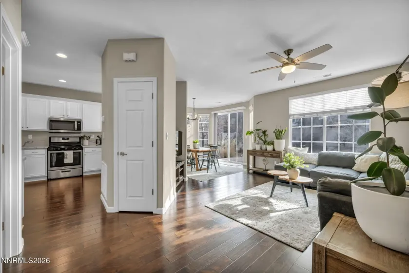 1820 Stetson, Reno, Nevada 89521, 4 Bedrooms Bedrooms, ,3 BathroomsBathrooms,Residential,Residential,Stetson,260001658